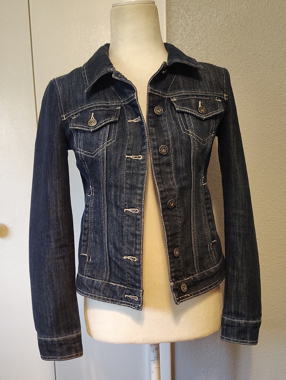 Vintage GUESS Premium Dark Wash Fitted Denim Jacket - Sm - Picture 4 of 8